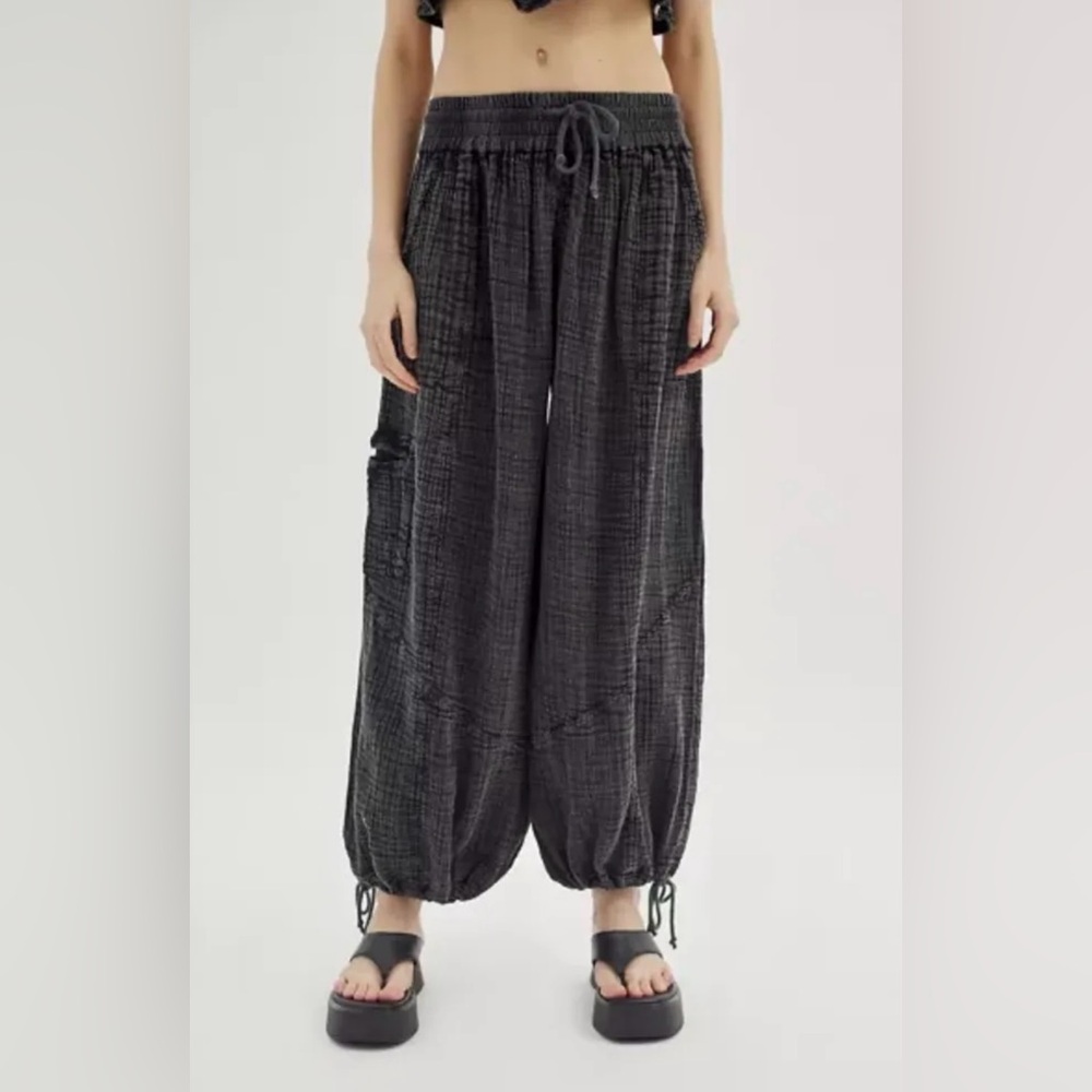 UO Urban Outfitter Out From Under Jogger Pant. Black. Size M